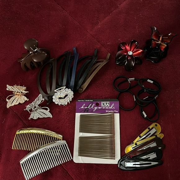 Assortment of new hair accessories 15 - Picture 2 of 4